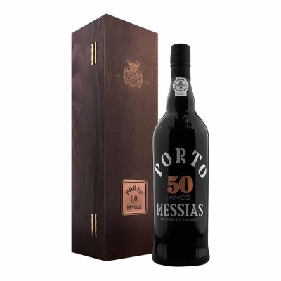 https://www.garrafeiradalvalade.com/product/porto-messias-50-anos-tawny