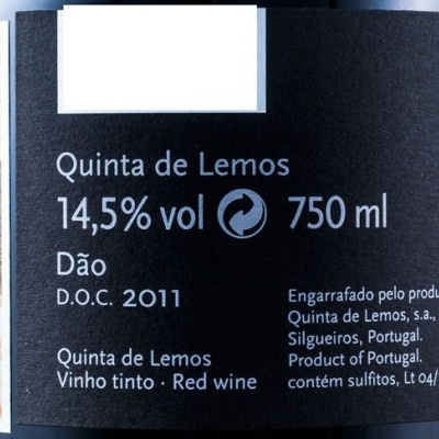 Etiqueta de vinho tinto Quinta de Lemos com texto técnico e origem