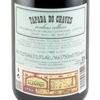 Rótulo traseiro de garrafa de vinho tinto TAPADA DO CHAVES de 2017