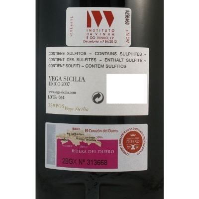 Etiqueta traseira de garrafa de vinho Vega Sicilia Único 2007 com selo Ribera del Duero.