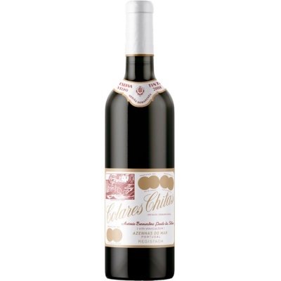 Garrafa de vinho tinto com rótulo branco e dourado e cápsula branca