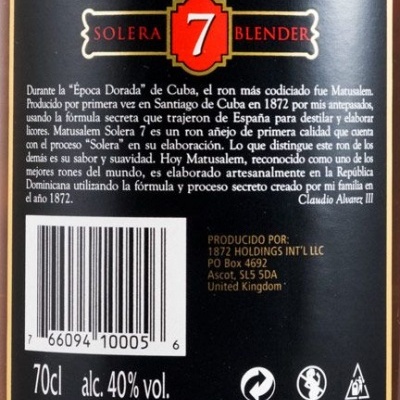 Etiqueta traseira de garrafa de rum Matusalem Solera 7 Blender com texto em espanhol e código de barras