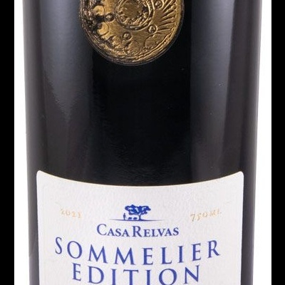 Garrafa de vinho com rótulo Casa Relvas Sommelier Edition Alentejano