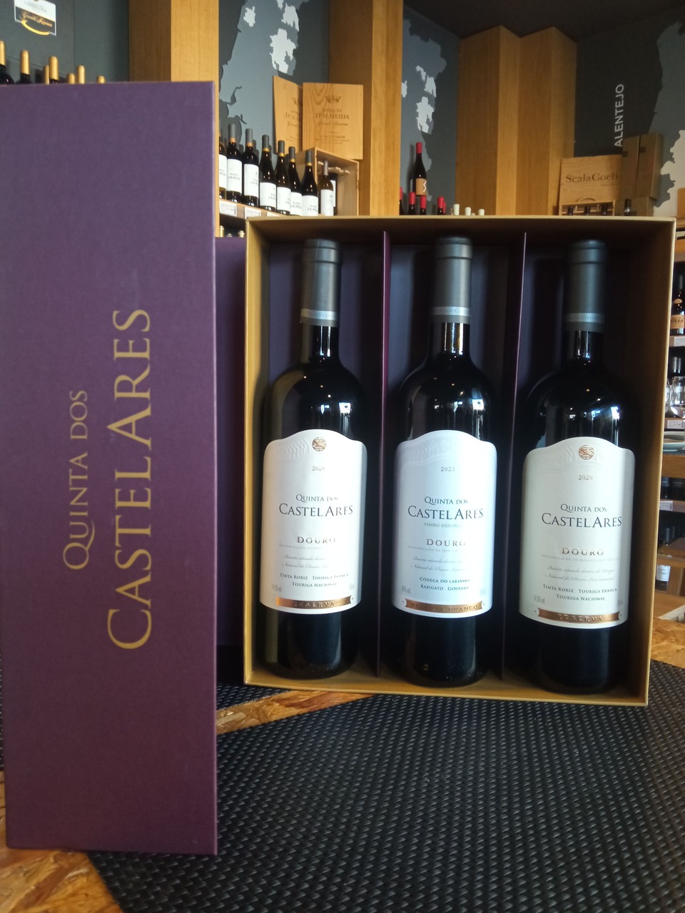 Caixa Vinho Quinta dos Castelares Reserva Tinto e Branco 75CL