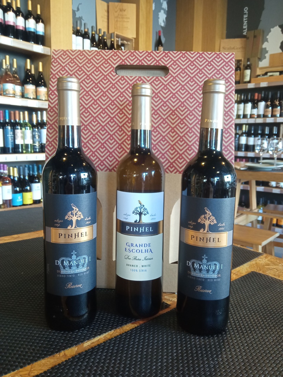 Caixa Vinho D. Manuel I Reserva Tinto e Pinhel Grande Escolha Síria 75CL