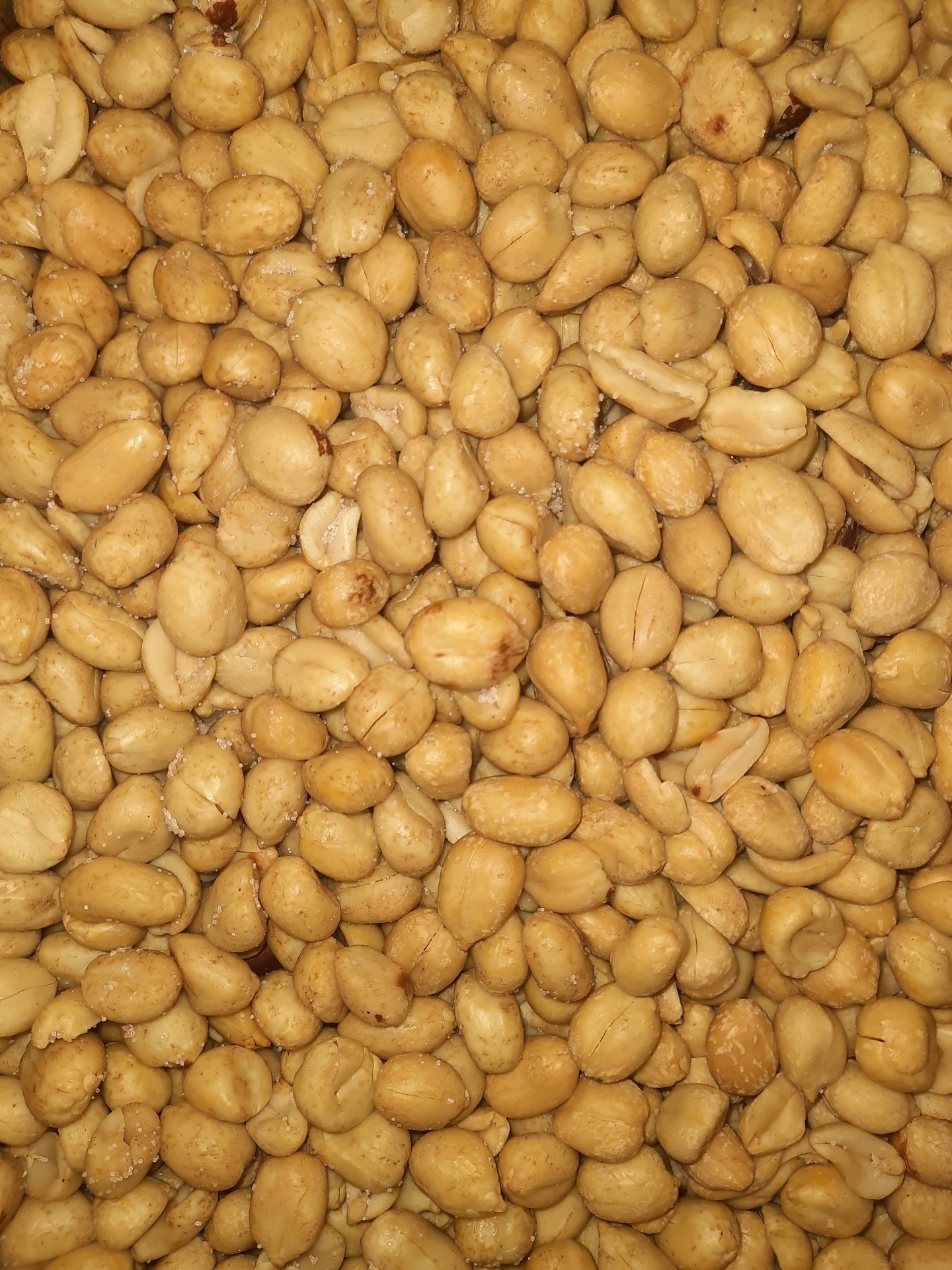 Amendoins cozidos ou torrados castanha-bege sem casca