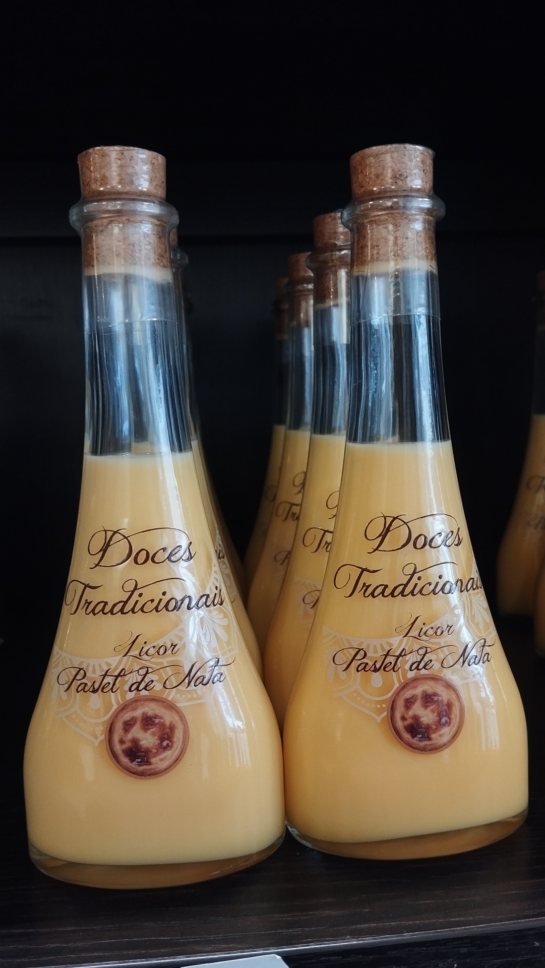 Garrafas de licor Pastel de Nata com tampa de cortiça