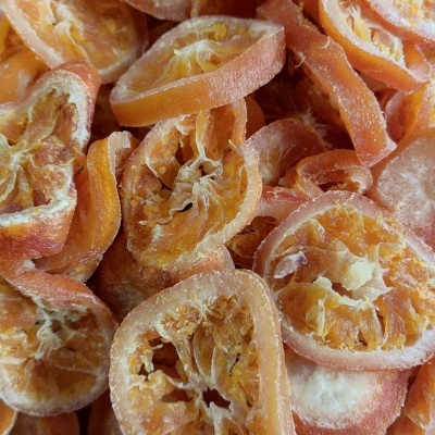 Fatias de frutas cítricas secas laranja sobrepostas