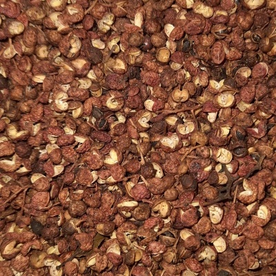 Bagas secas de pimenta Sichuan castanhas-avermelhadas com caules finos