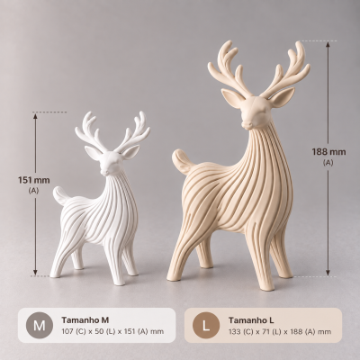 Duas estatuetas de veado brancas e bege com ranhuras verticais, medidas indicadas para tamanhos M e L.