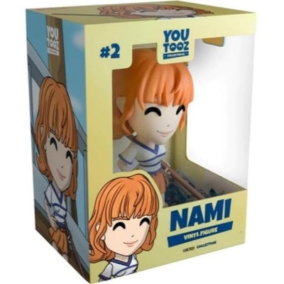 Figura de vinil Nami na caixa amarela e azul clara com janela transparente