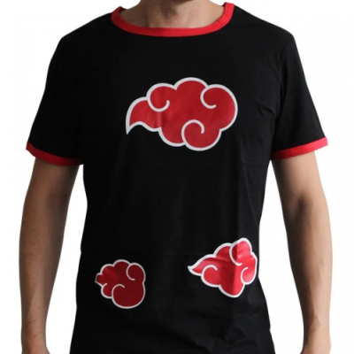 T-shirt preta com nuvens vermelhas e gola vermelha