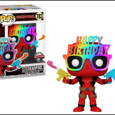 Figura Funko Pop 783 Deadpool com óculos HAPPY BIRTHDAY e armas, junto à caixa original.