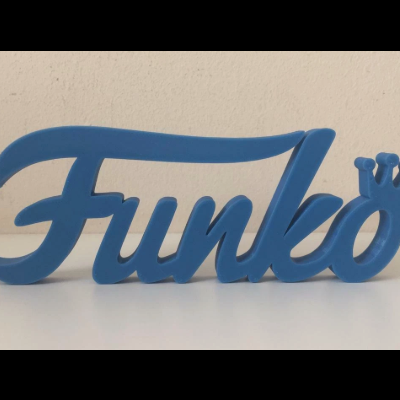 Logotipo Funko azul em material rígido com coroa na letra o