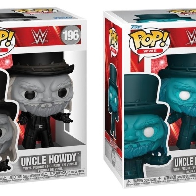 Dois bonecos Funko Pop WWE Uncle Howdy em caixas, um cinza e outro azul edição limitada