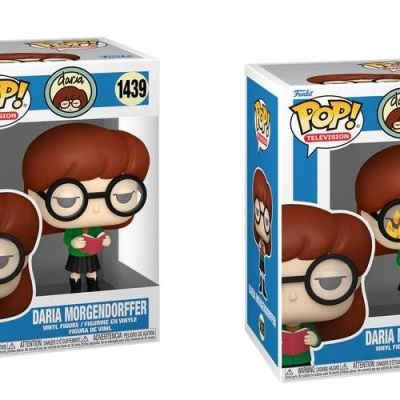 Duas caixas de bonecos Pop! do personagem Daria Morgendorffer, com diferentes expressões nos óculos.