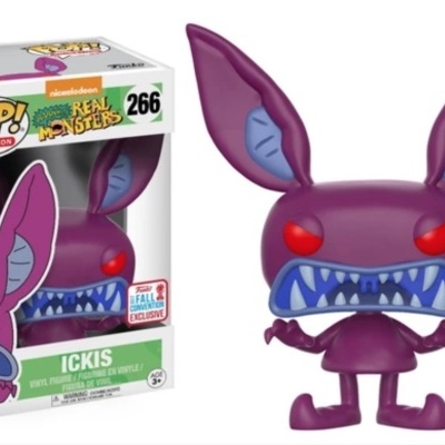 Figura Funko Pop roxa do Ickis com grandes orelhas e dentes afiados em caixa na cor branca e verde.