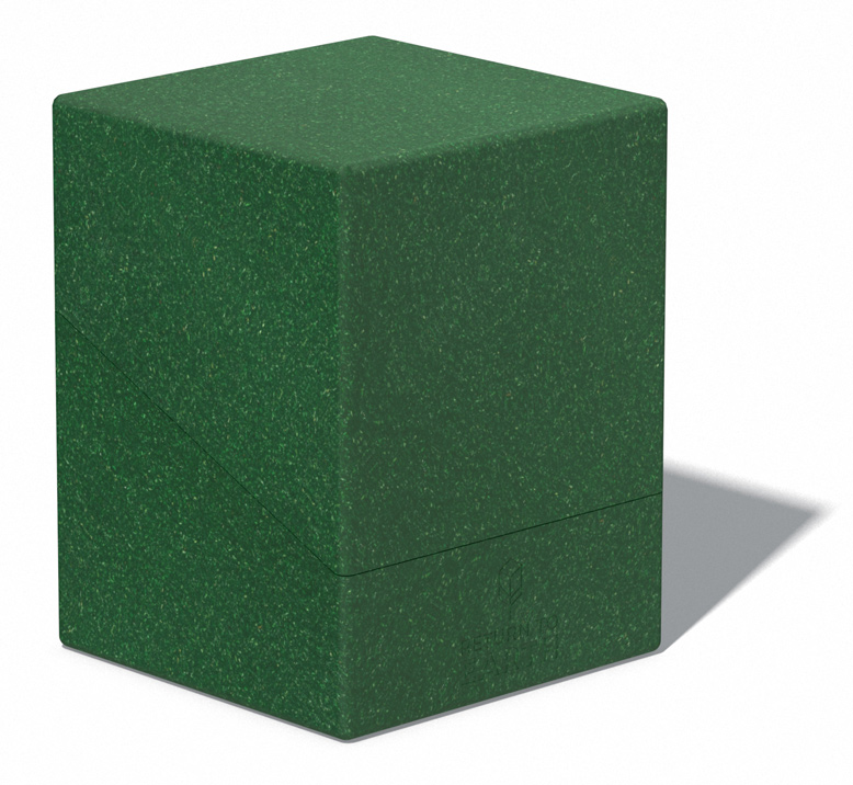 Cubo verde escuro texturizado sobre fundo branco