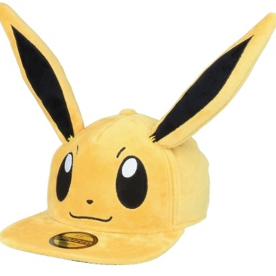 Boné amarelo com orelhas grandes pretas e olhos expressivos