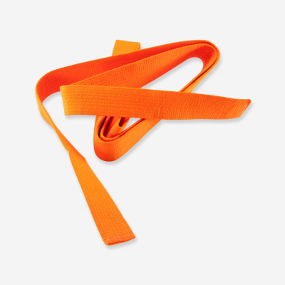 Cinto de kimono laranja enrolado