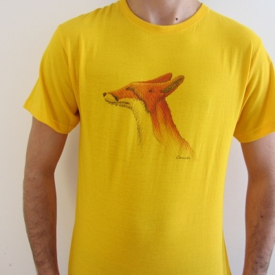 T-shirt amarela com estampa de raposa