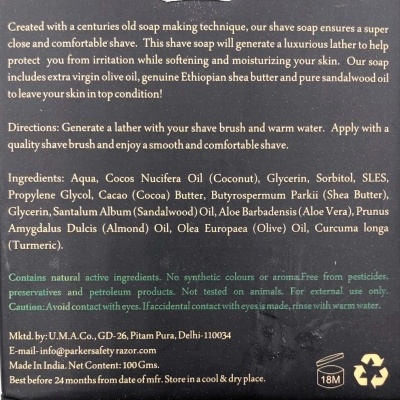Texto detalhado sobre sabão de barbear na parte traseira da embalagem