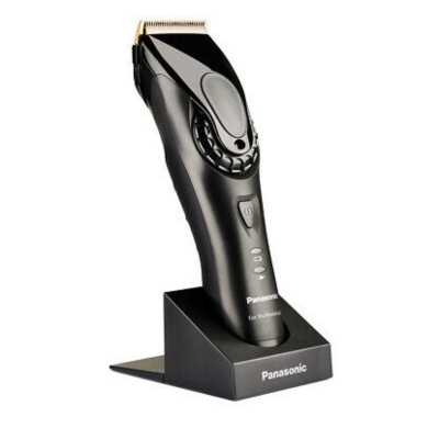 Máquina de cortar cabelo Panasonic preta com base de carregamento