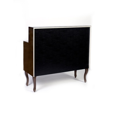 aparador clássico com tampo branco e corpo preto texturado