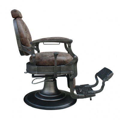 Cadeira de barbeiro vintage em couro castanho com base metálica preta e descanso para os pés