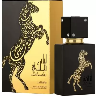 Frasco e embalagem de perfume preto e dourado com figura de cavalo e texto em árabe