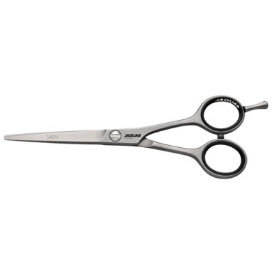 tesoura de corte prateada com inscrições JAGUAR e SATIN