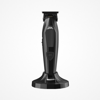 Aparelho de cortar cabelo e barba preto com suporte base preta e texto JRL.