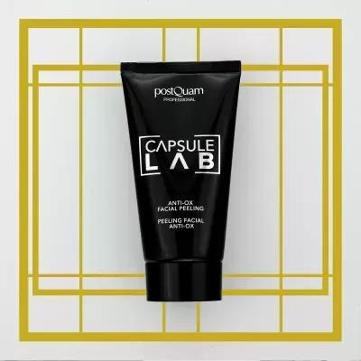 Bisnaga preta de produto facial CAPSULE LAB com texto branco sobre fundo cinza e padrão geométrico dourado