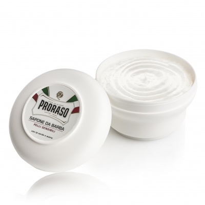 Creme de barbear PRORASO em recipiente branco com tampa e rótulo colorido