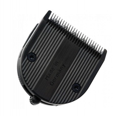 Cabeça preta de máquina de cortar cabelo com lâminas afiadas e texto 'Made in Germany'