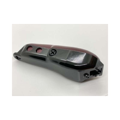 Peça plástica preta com parafuso e orifícios redondos