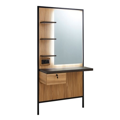 Penteadeira com espelho grande, madeira clara, tampo preto, três prateleiras e gaveta.