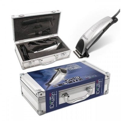 Máquina de cortar cabelo prateada com caixa de transporte prateada