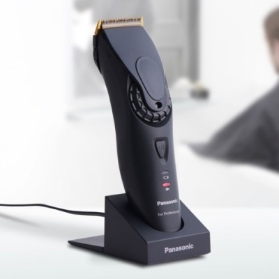 Aparador de barba e cabelo Panasonic preto com base de carregamento