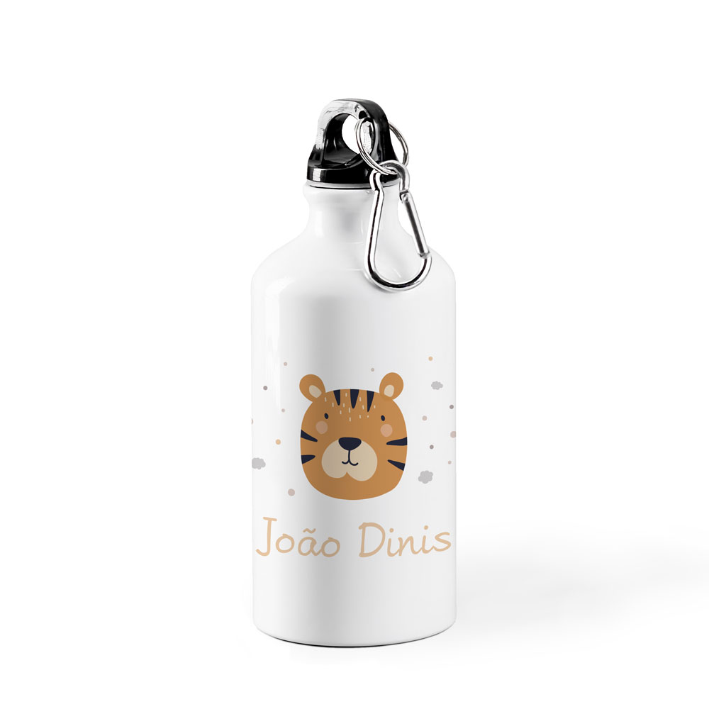 Garrafa de bebida branca com tampa preta e desenho de rato e texto azul claro