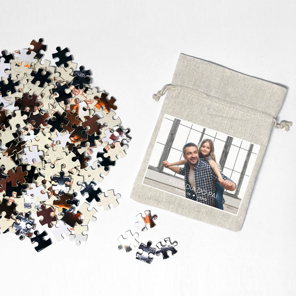 Puzzle com saco de tecido e foto visível