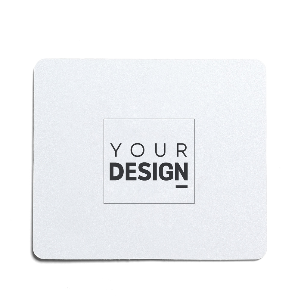 Mousepad branco com texto que diz YOUR DESIGN