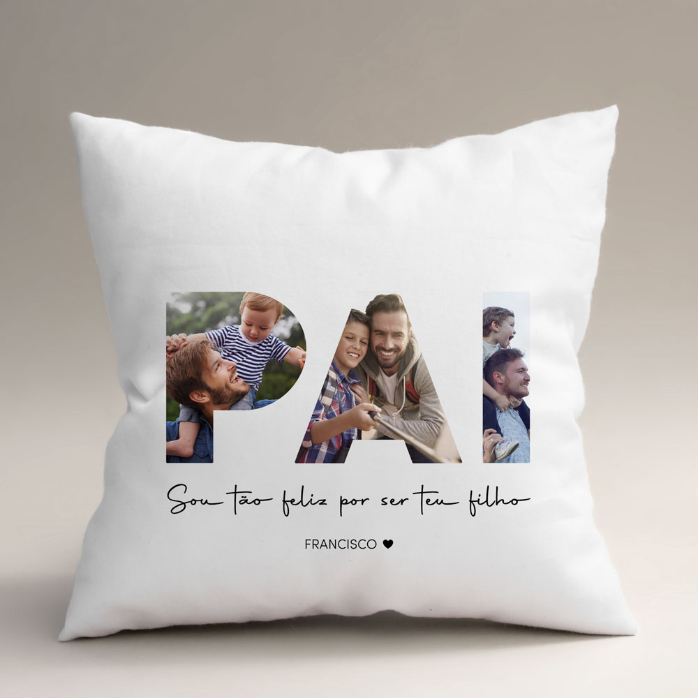 Almofada branca personalizada com fotos e texto em português