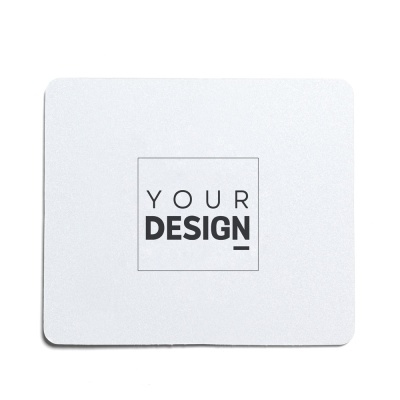 Mousepad branco com texto que diz YOUR DESIGN
