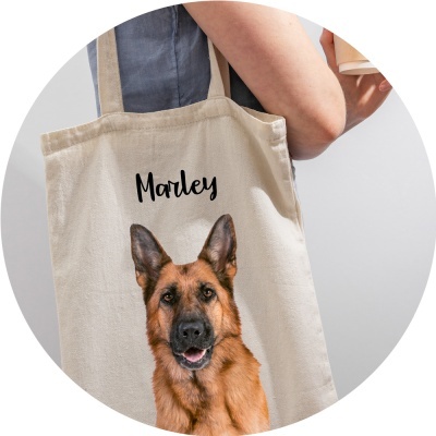 Saco de tecido cru com impressão de cão pastor-alemão e texto 'Marley'