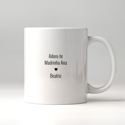 Caneca branca com mensagem para madrinha Ana escrita em preto