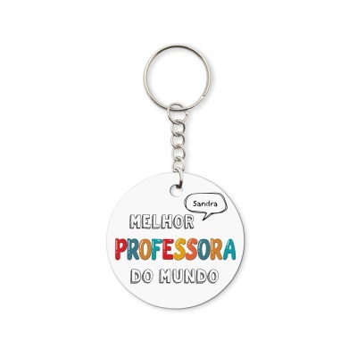 Chaveiro redondo branco com corrente metálica e texto colorido e preto