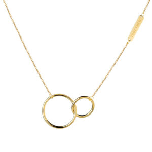 Omnia Colar Elos dourado. Colar dourado com dois círculos entrelaçados em fundo branco