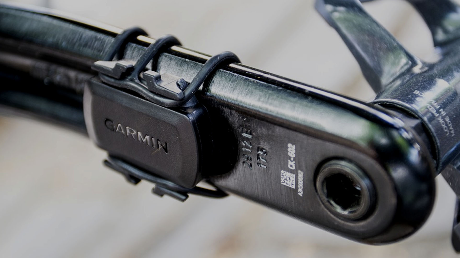 Garmin sensor cadencia 2 010-12844-00 Pedaleira de bicicleta com sensor Garmin e código QR