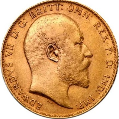 Moeda antiga dourada com rosto masculino perfil direito e texto gravado ao redor